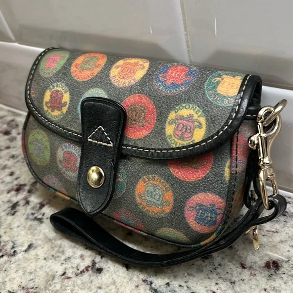 Dooney & Bourke Wristlet EUC - Picture 3 of 10